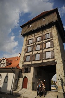 Team der Konzilstadt Konstanz vor dem Rheintorturm